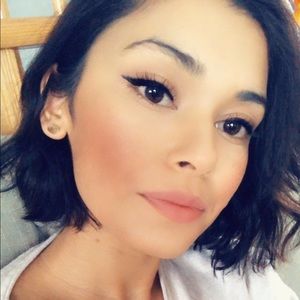 Meet your Posher, Nadia